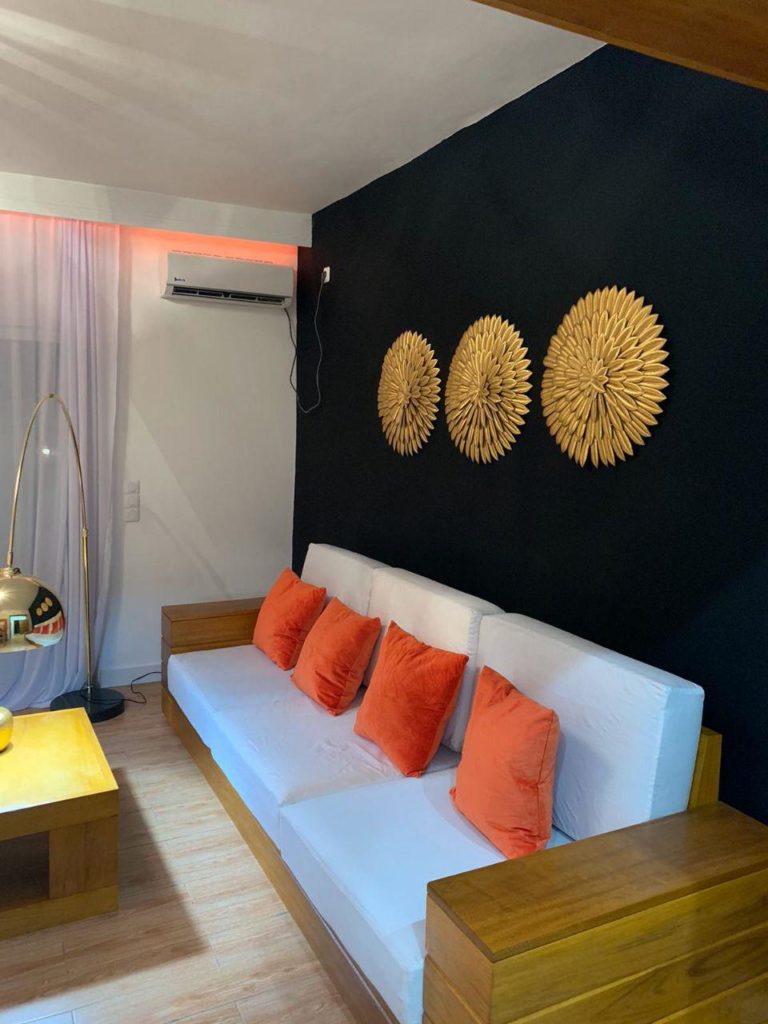 Coussins Rouges appartement or