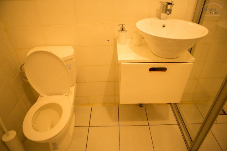 Vue de la salle de bains studio AMBRE